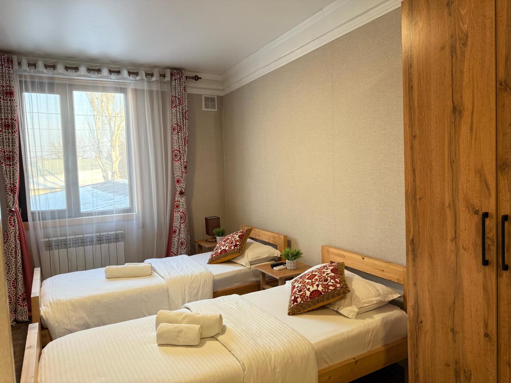 Salamat Hotel Bișkek Exterior foto