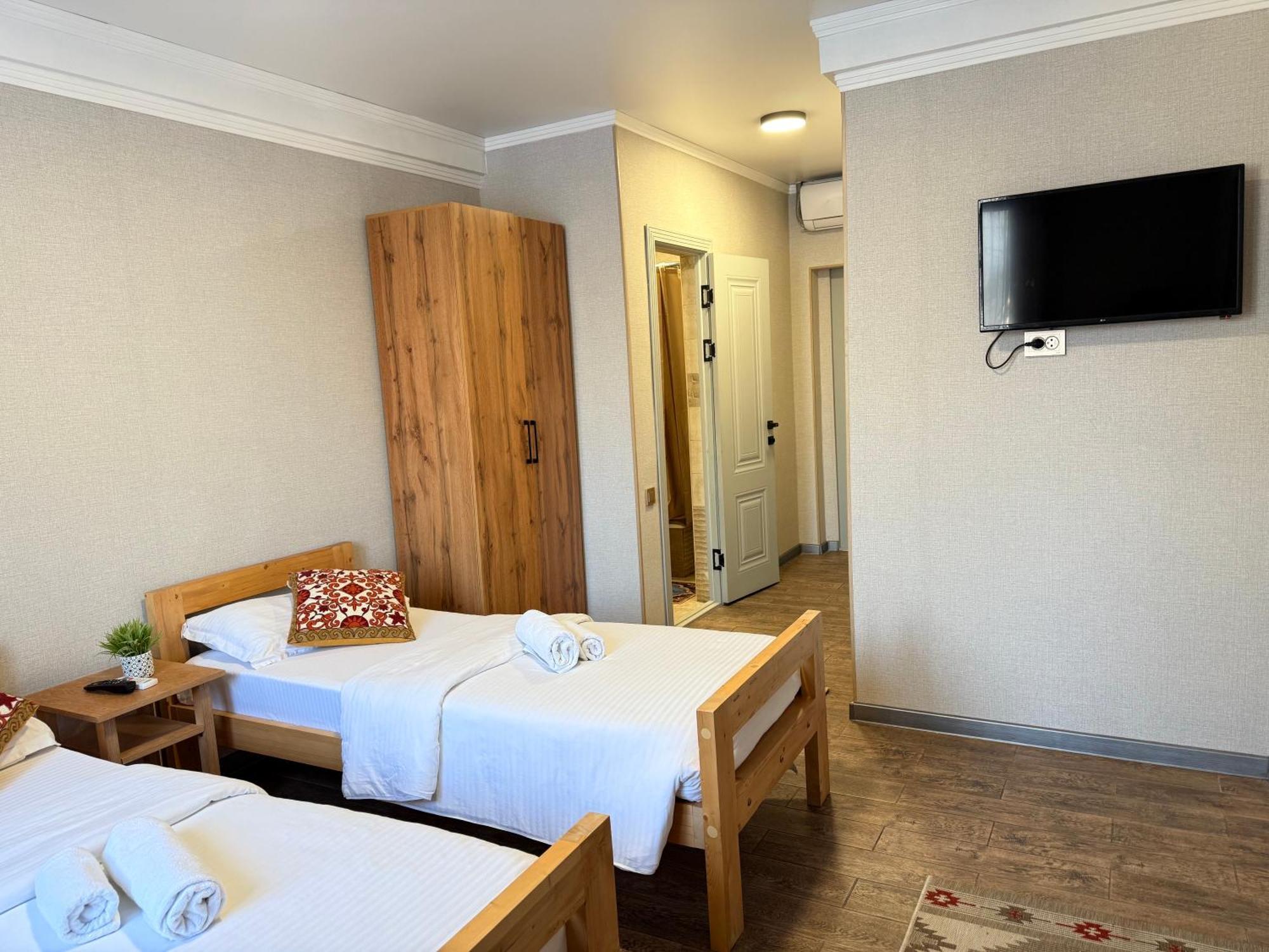 Salamat Hotel Bișkek Exterior foto