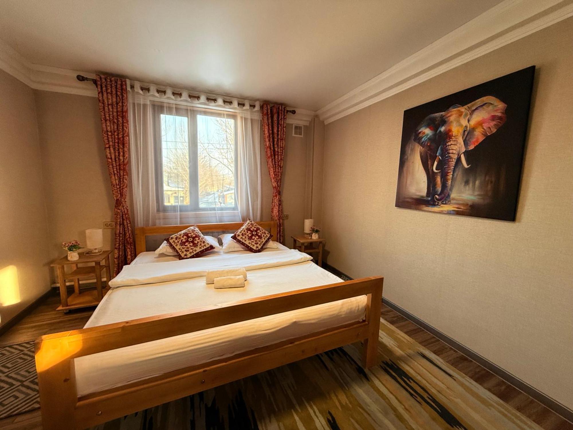 Salamat Hotel Bișkek Exterior foto