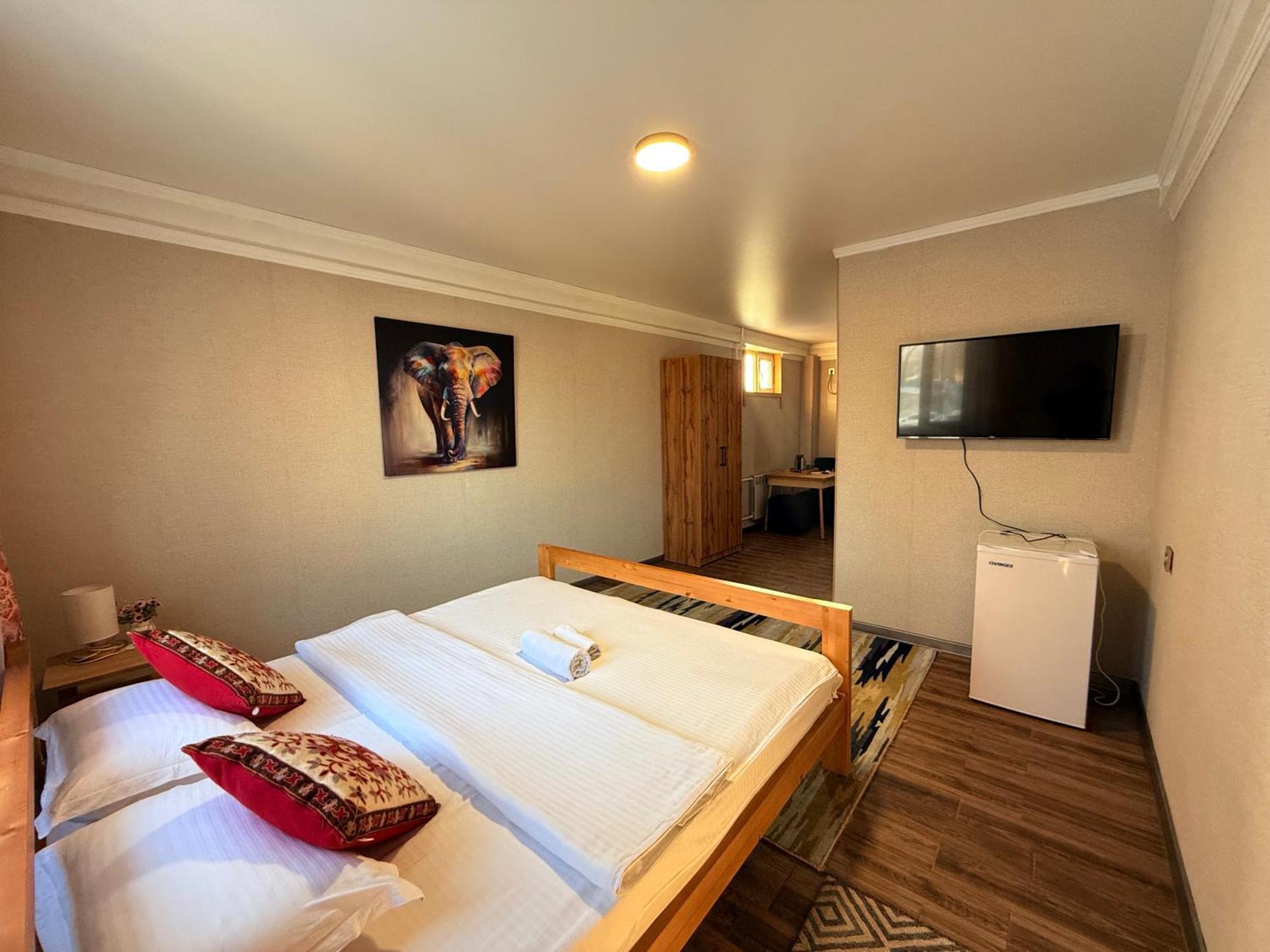 Salamat Hotel Bișkek Exterior foto