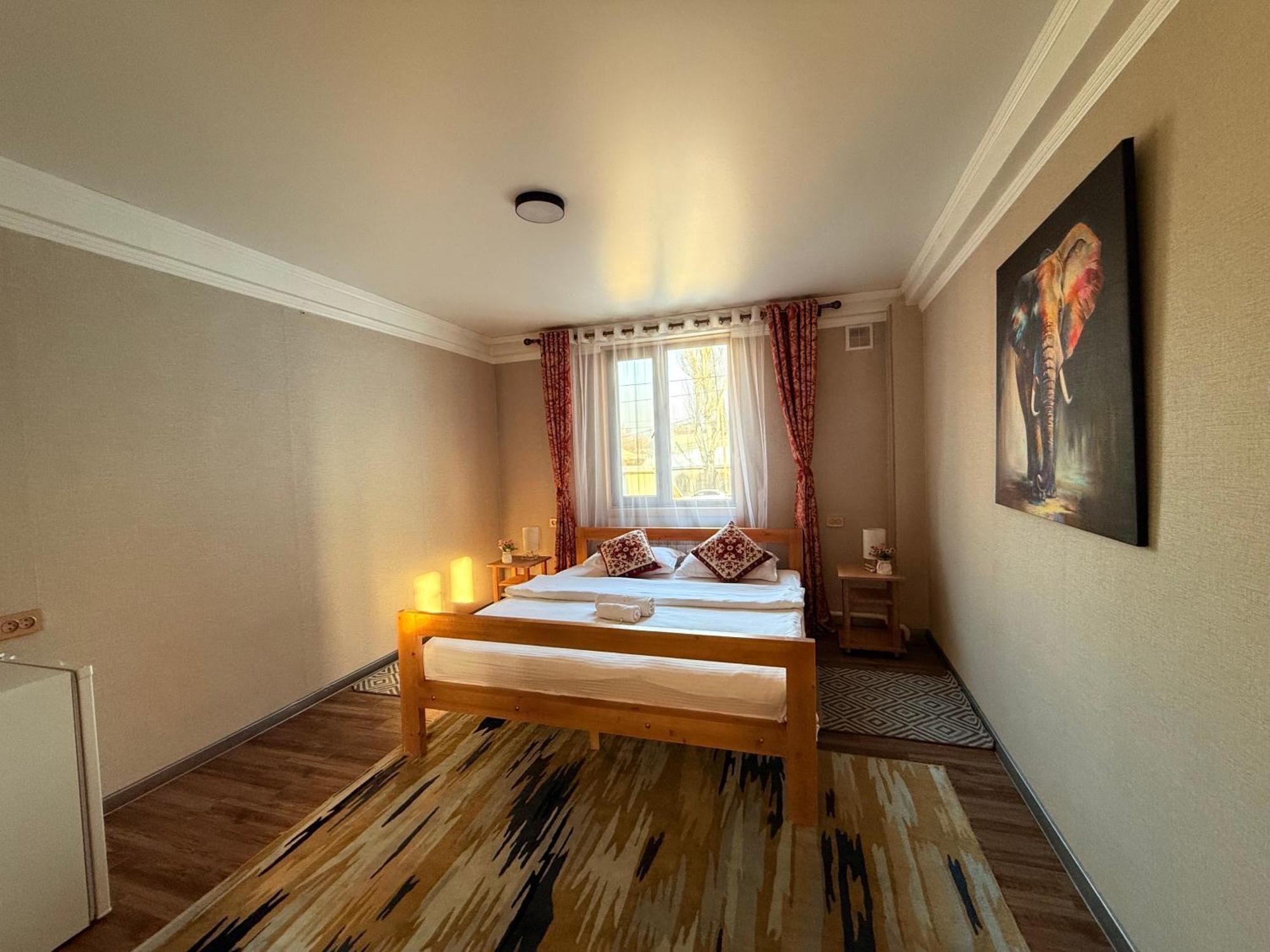 Salamat Hotel Bișkek Exterior foto